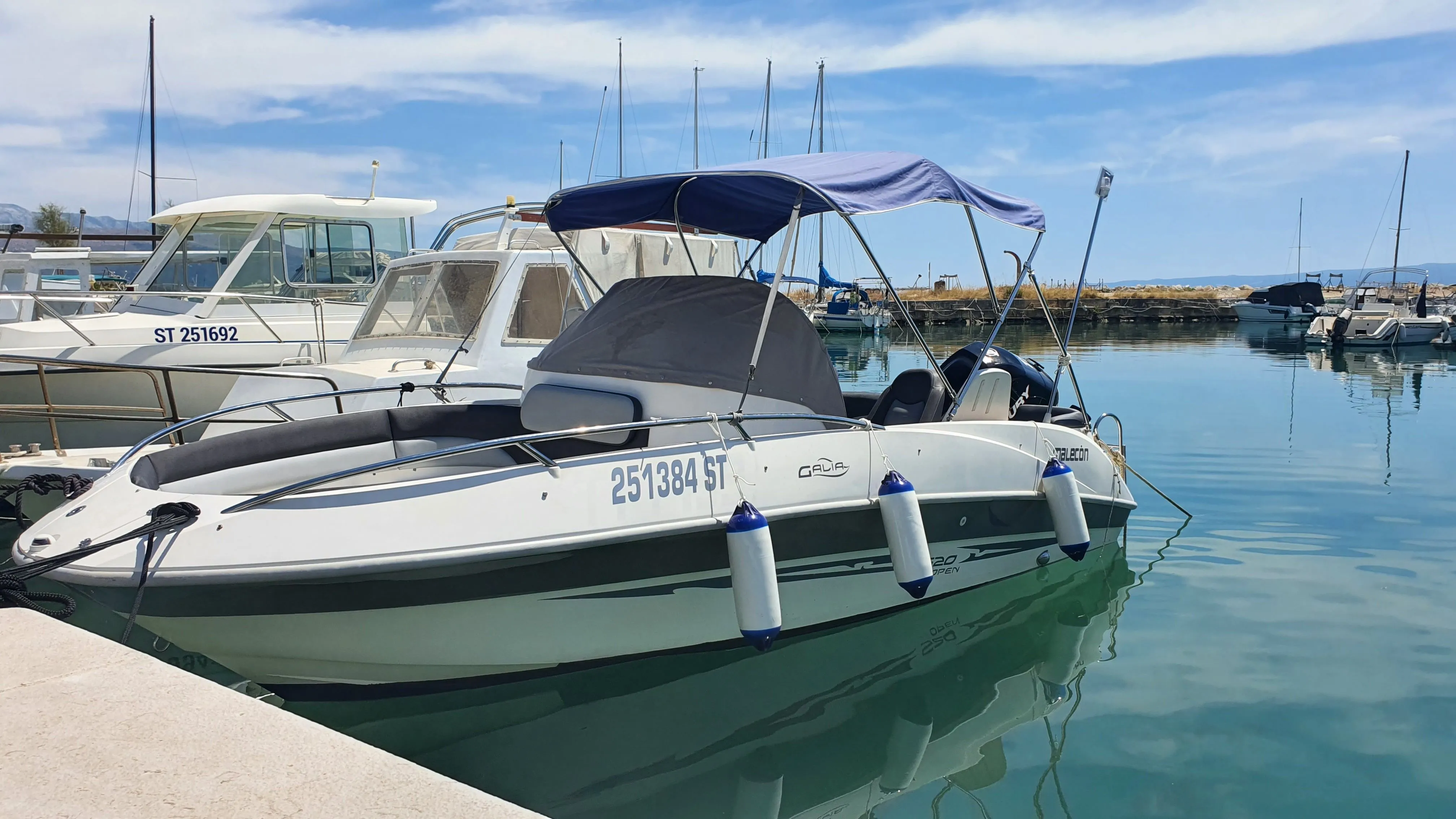 Charter a 5.2m Motor Boat in Split