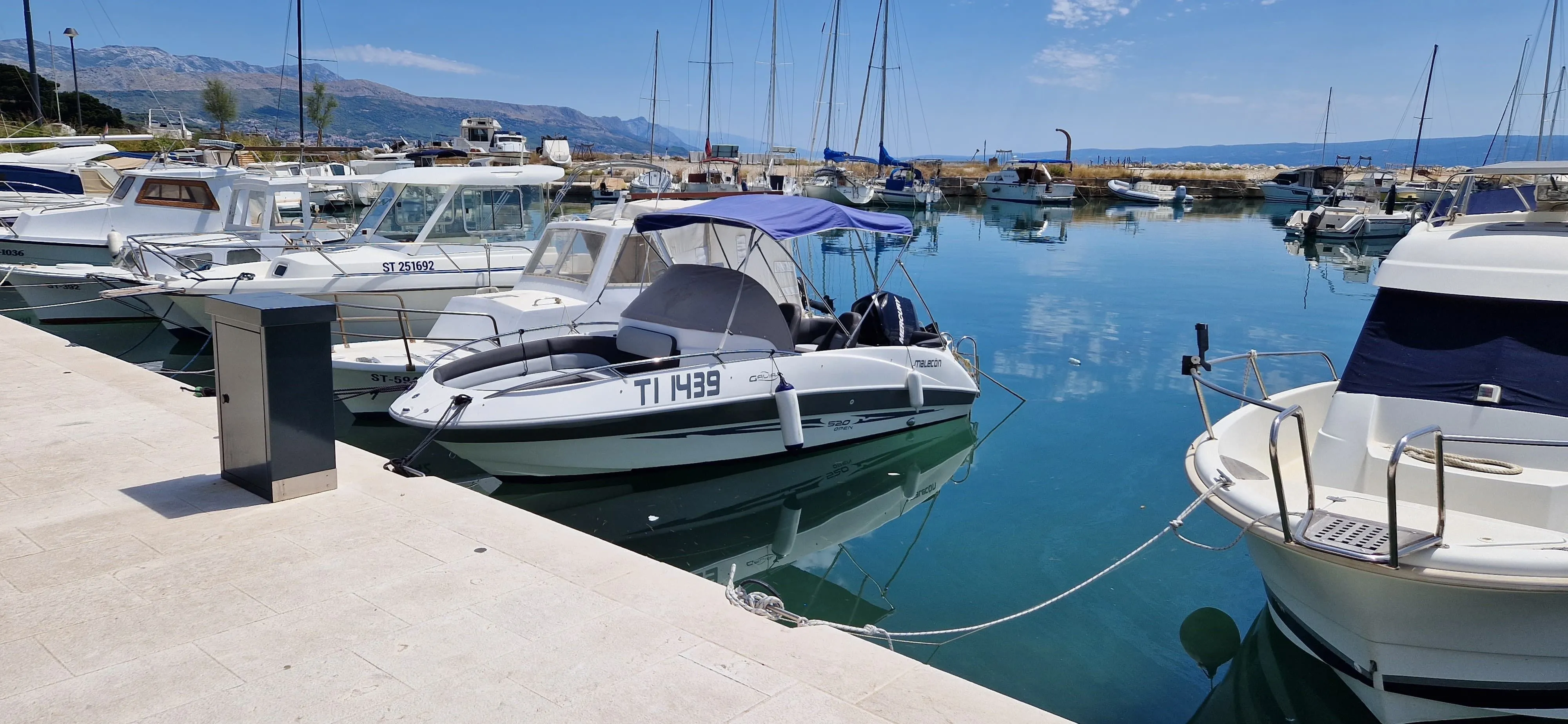 Charter a 5.2m Motor Boat in Split