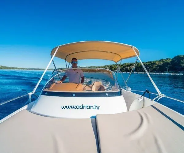 Rent a 6.19m Galeon Galia 630 SD in Mali Losinj