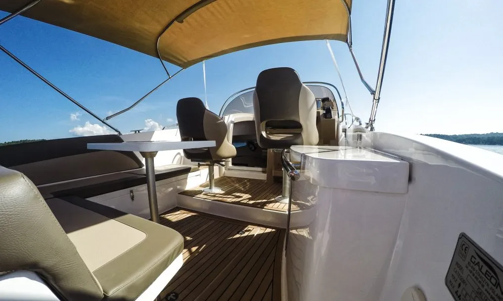 No Name Charter Boat