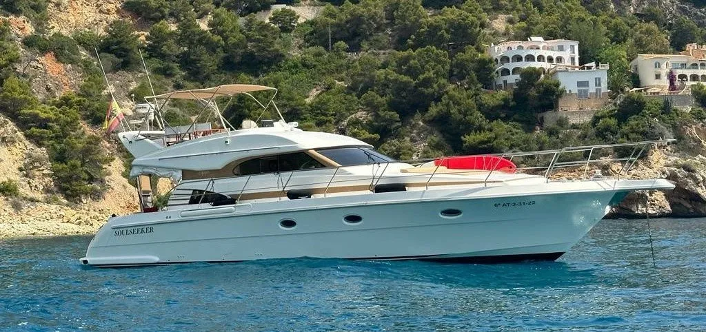 Charter a 15.5m Motor Yacht in Alicante