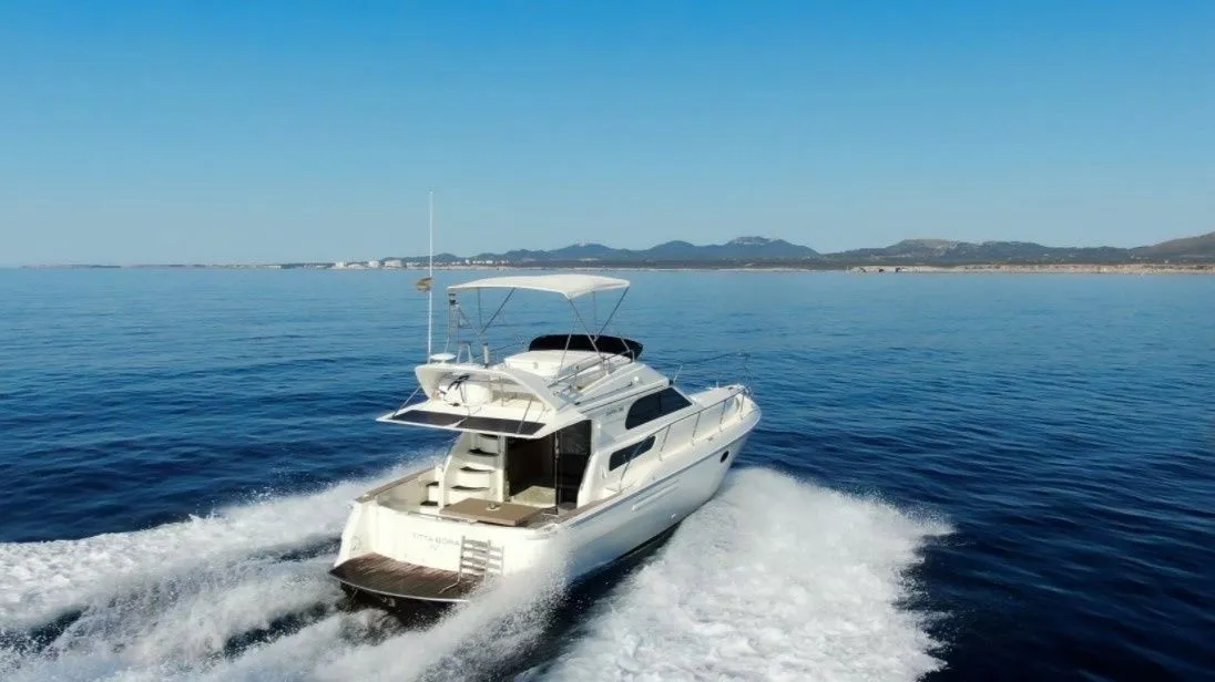 Titta Bora 4 Charter Boat