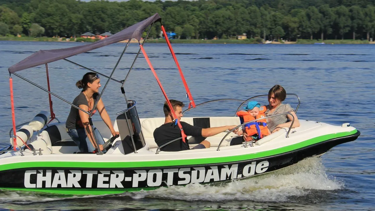 Potsdam 4.7m Kiralık Motorlu Tekne