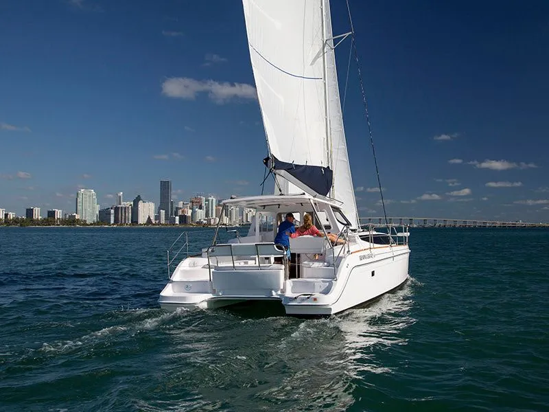 Charter a 10.79m Gemini Legacy 35 in La Trinite-sur-Mer