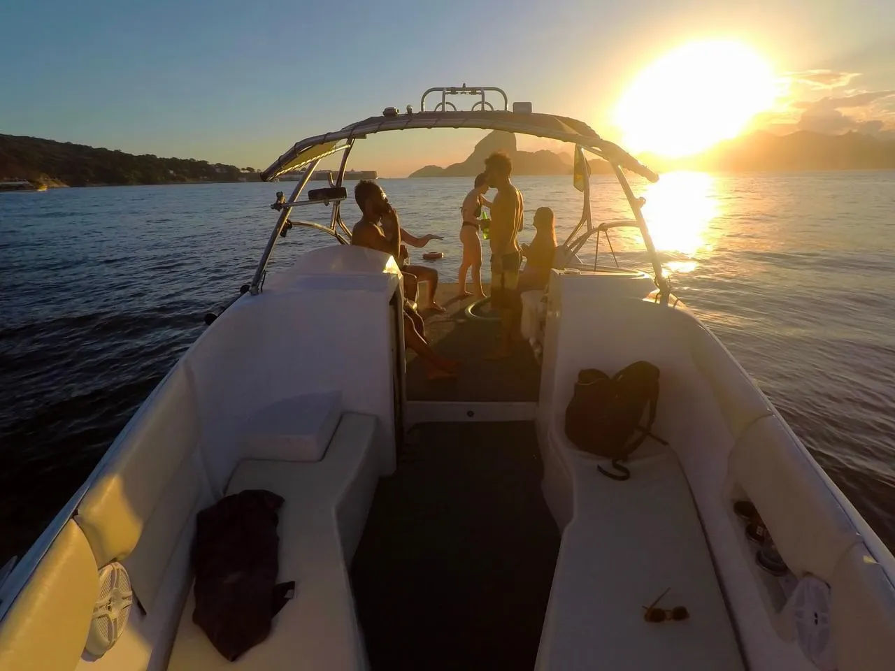 8.5m Rio de Janeiro Gerstner Skyride Motor Boat Hire