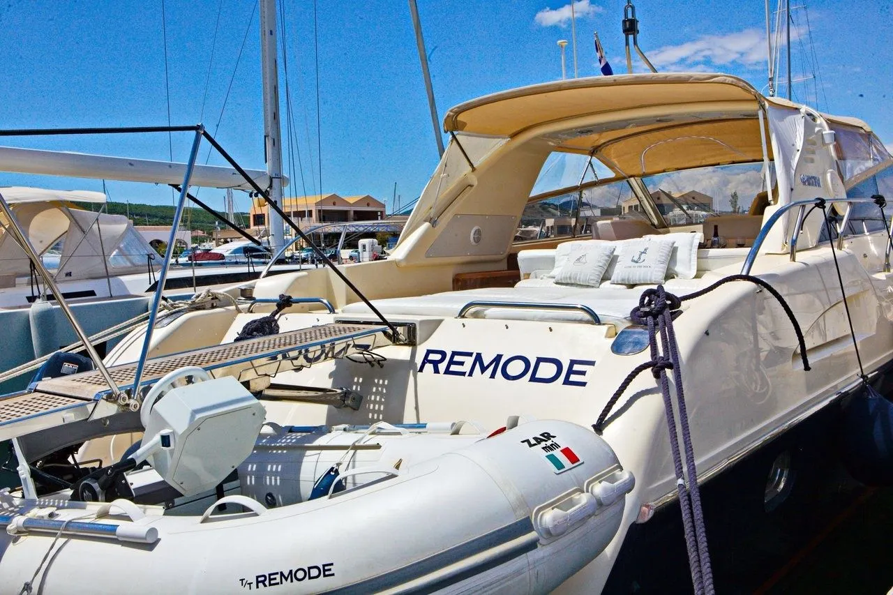 Explore Lavrion on a 17.12m 3 Cabin Motor Yacht Rental