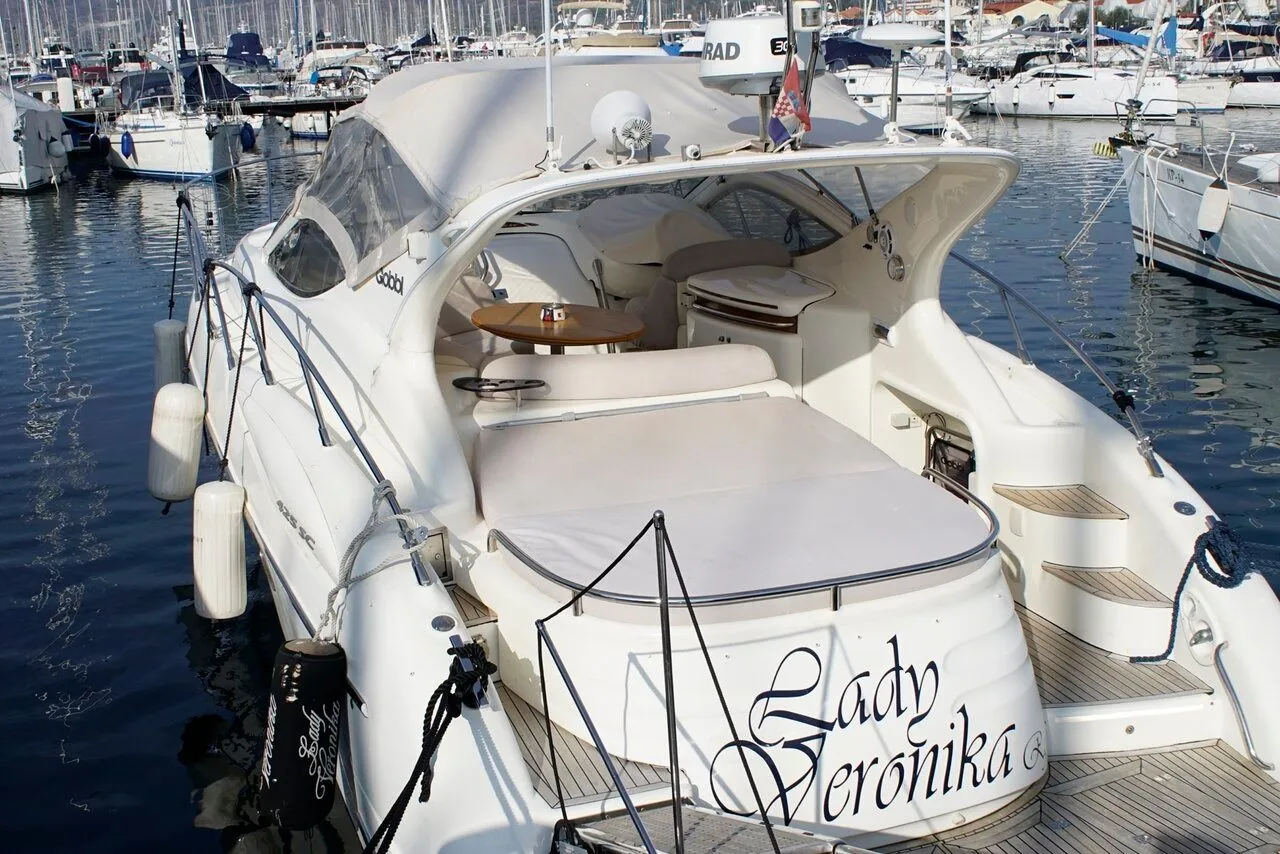 Lady Veronika Kiralık Teknesi