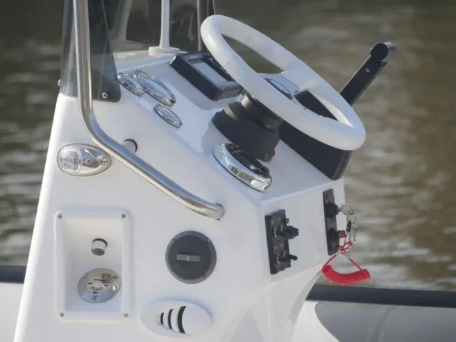Victoire 4 Mietboot