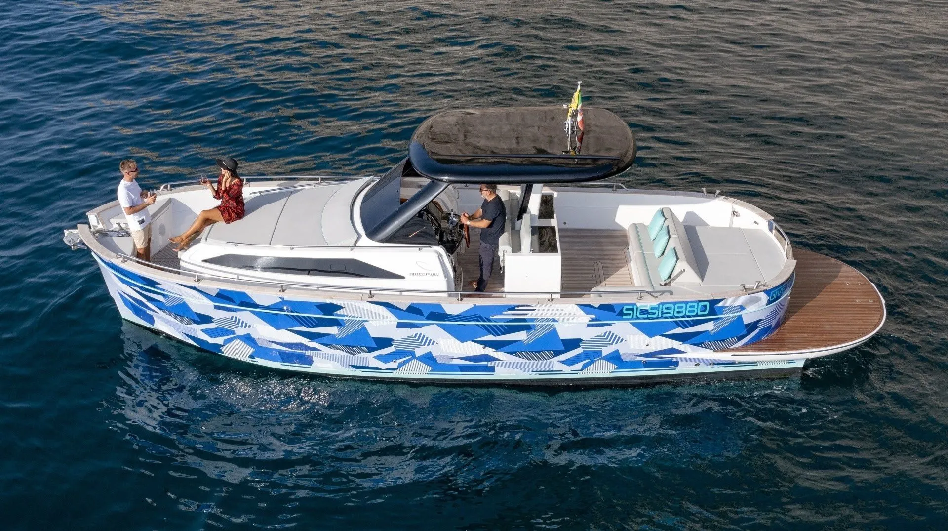 Boat - Explore Sorrento on a 11.2m Gozzo 35 Motor Yacht Rental