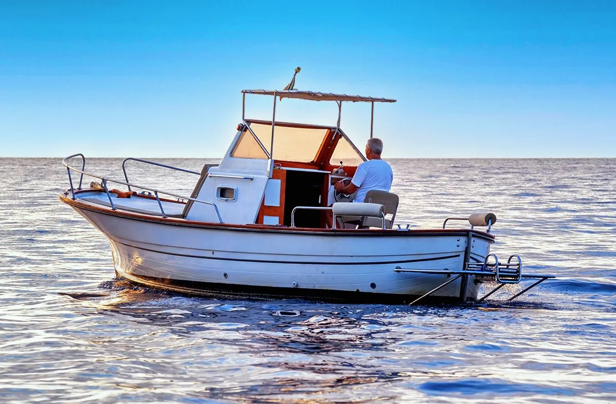 7.2m Positano Motor Boat Gozzo 750 Hire