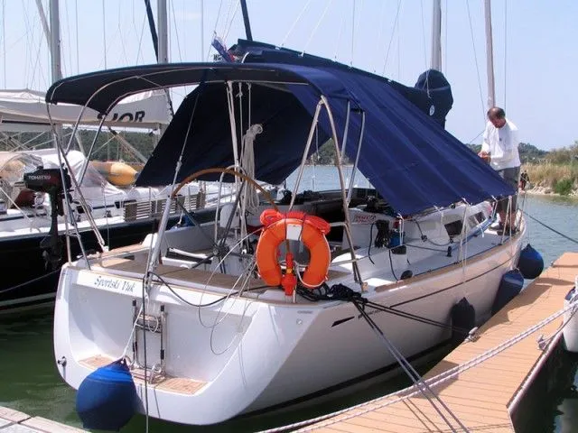 Boot - Charter a 11.7m Grand Soleil 37 in Šibenik