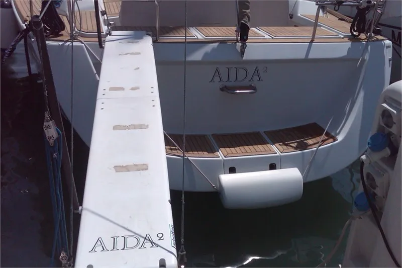 Aida 2 Charter Boat