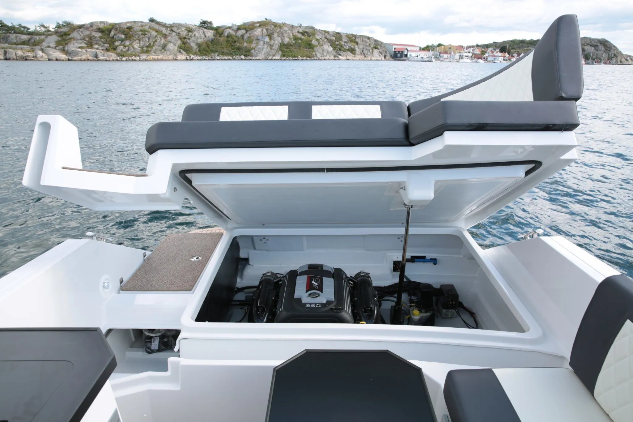 GRANDEZZA LUXURY 25 Charter Boat