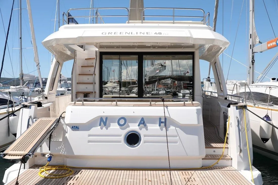 Noah Charterboot - 5