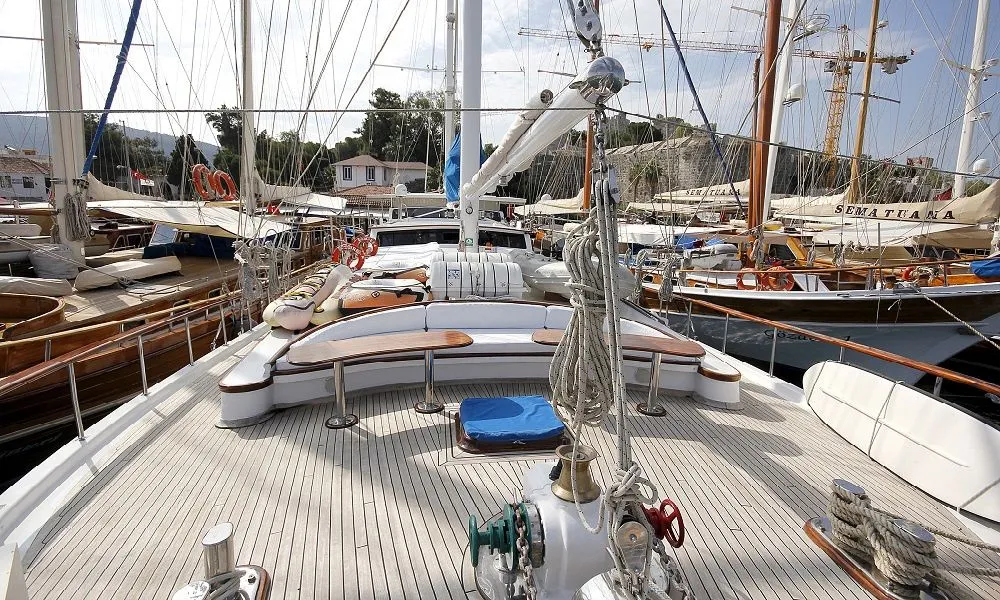 Cemre 4 Charterboot - 3