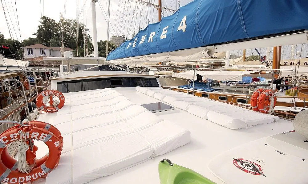 Cemre 4 Charterboot - 4