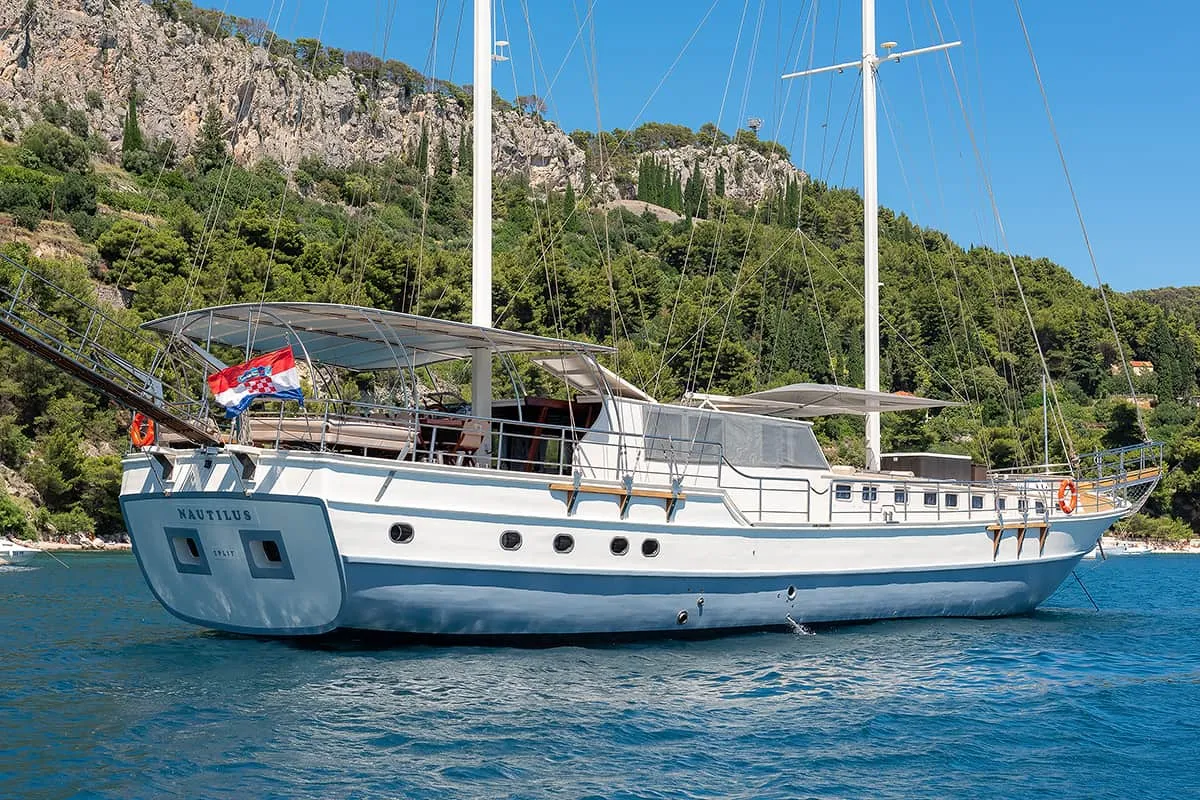 Charter a 31m Boat in Kastela