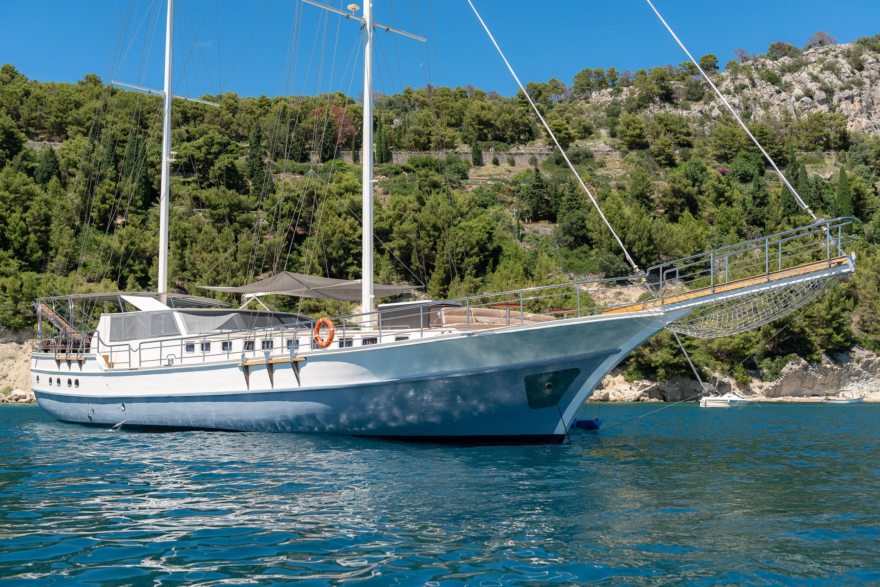 Charter a 31m Boat in Kastela