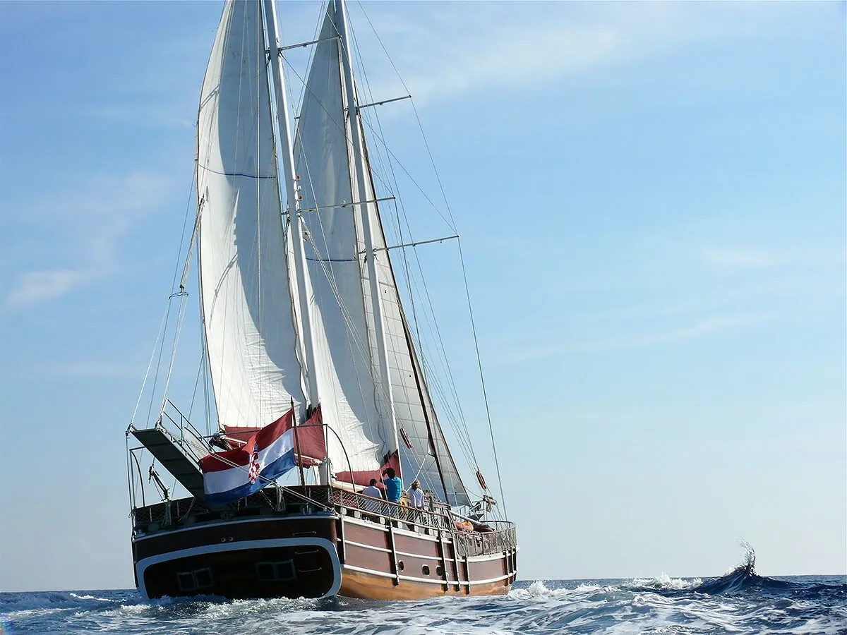 Nostra Vita Charter Boat