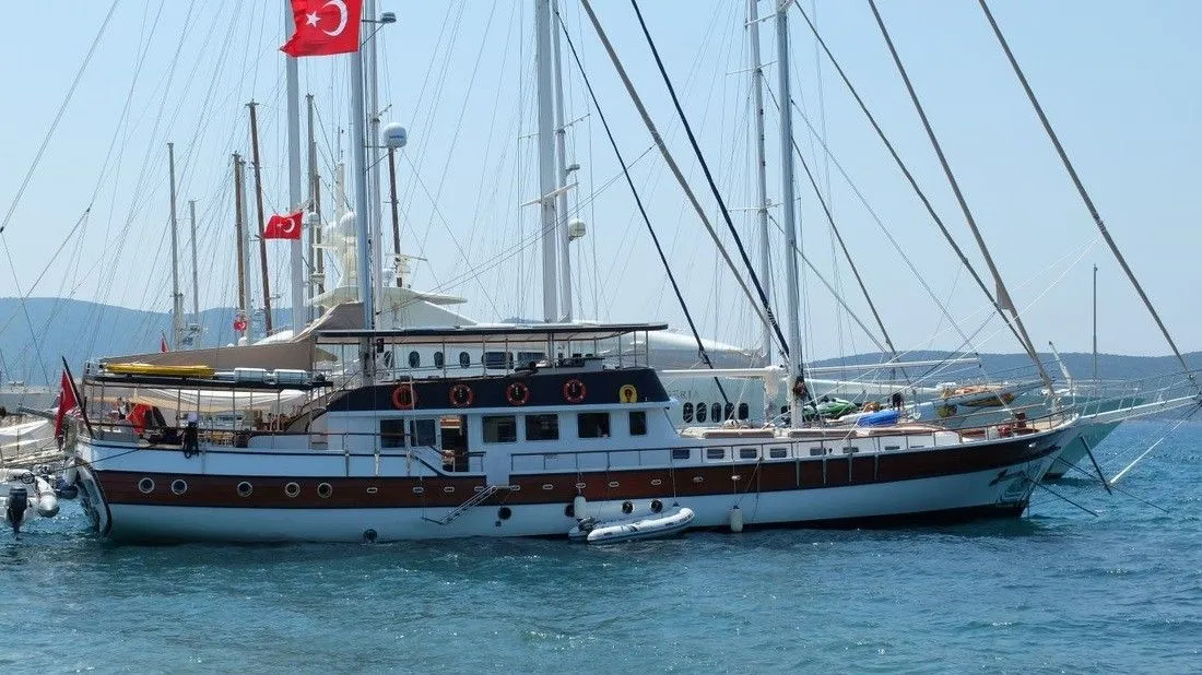 Oguz Bey Charter Boat - 4