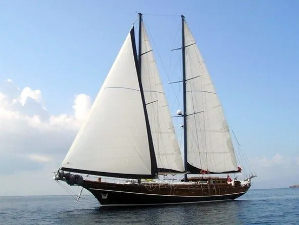 Xenos 4 Charter Boat - 4