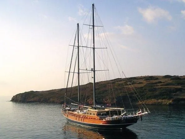 Xenos 4 Charter Boat - 5