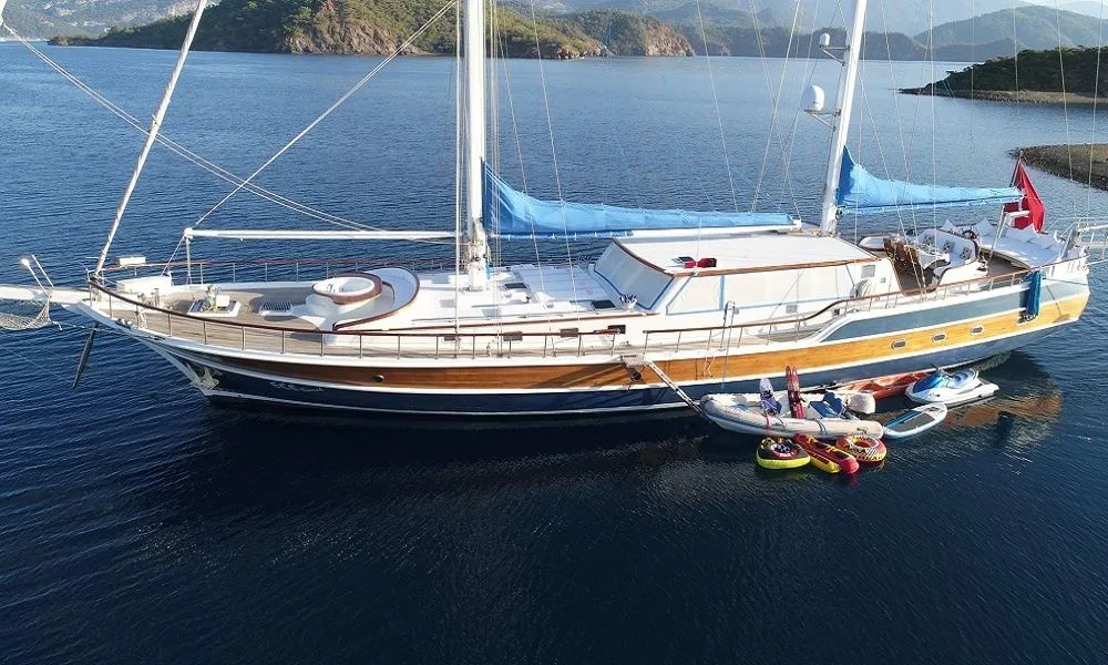 Ece Berrak Charter Boat - 4