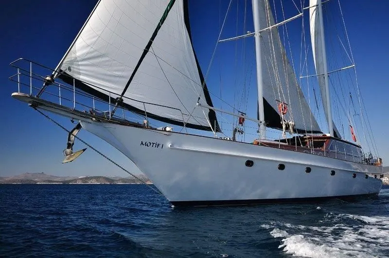 Motif 1 Kiralık Teknesi - 4