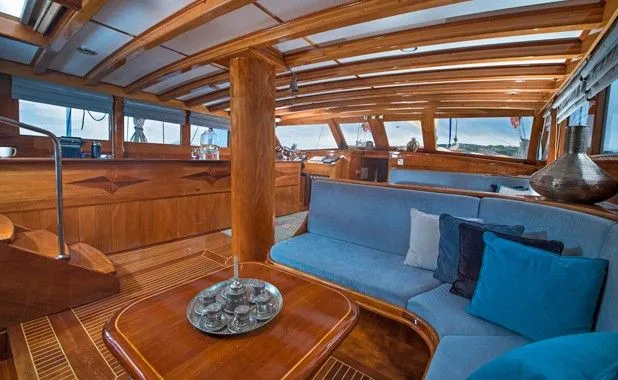 Flas 7 Charter Boat - 4