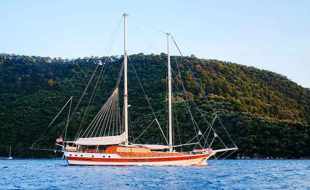 Rent a 34m 5 Cabin Gulet in Marmaris