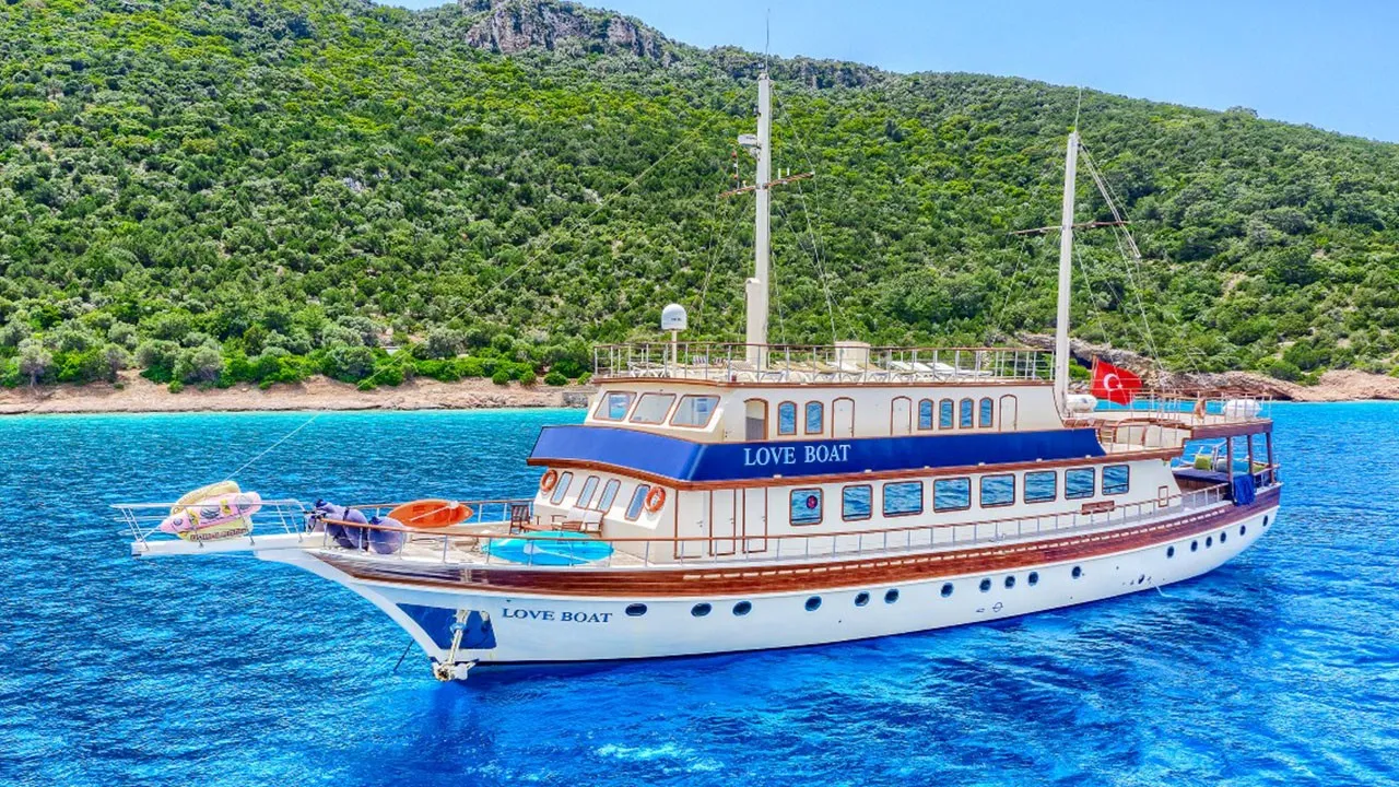 Love Boat Charter Boat - 3