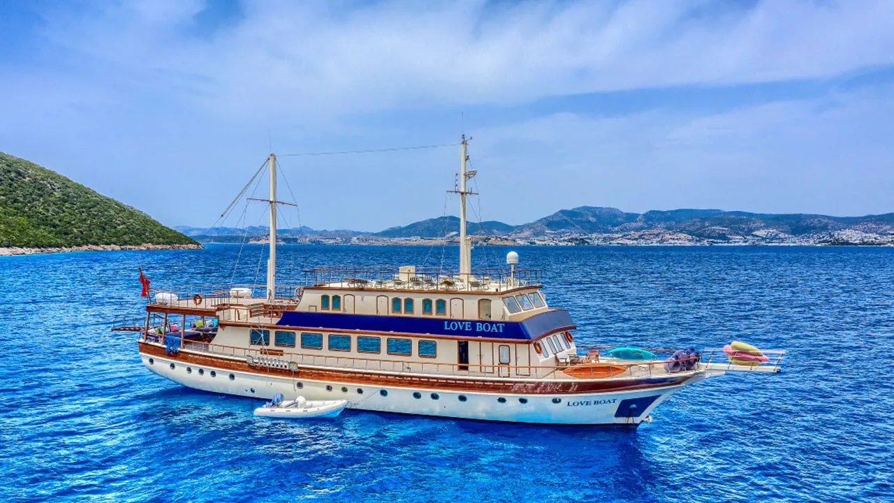 Love Boat Charter Boat - 5