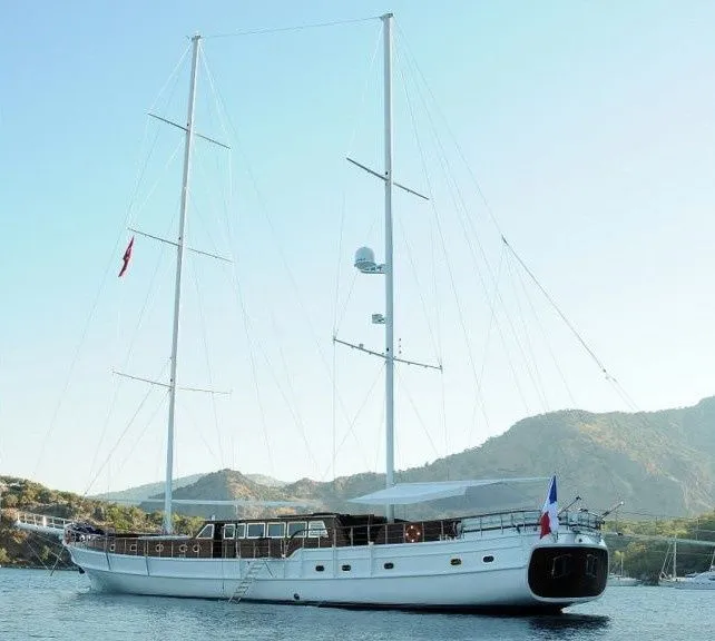 Smile Charter Boat - 5