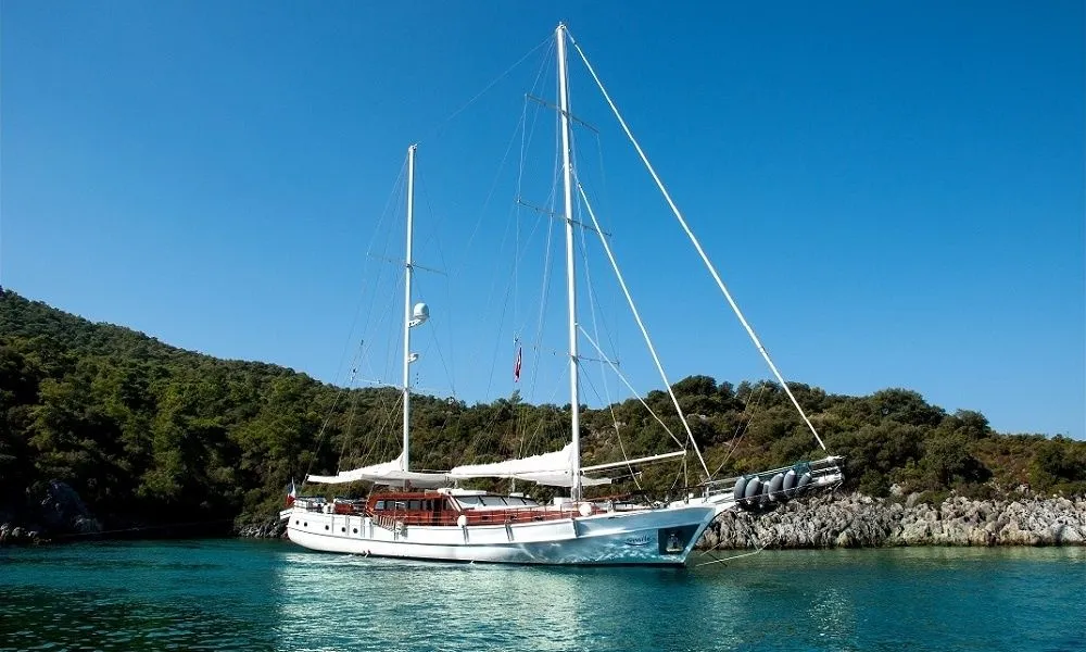 Smile Charter Boat - 1