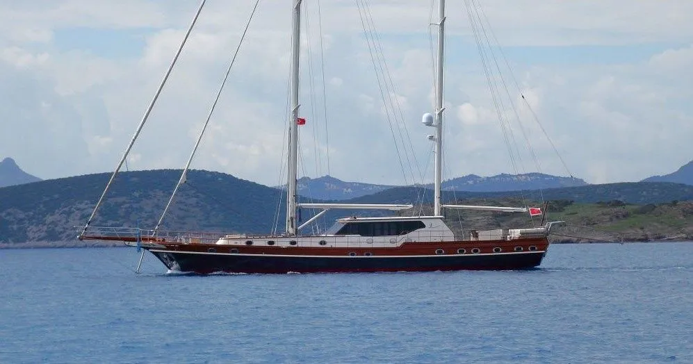 Dragon Fly Charter Boat - 1