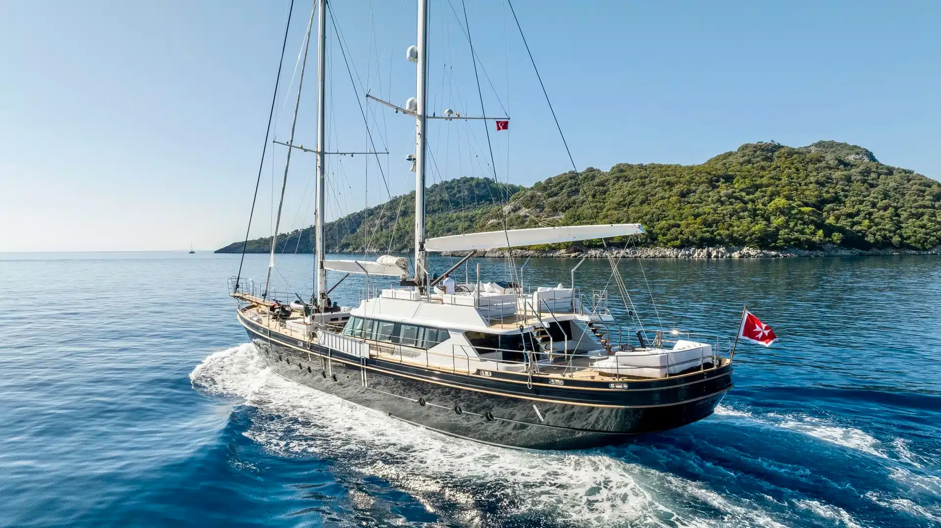 Atlantika Charter Boat - 3