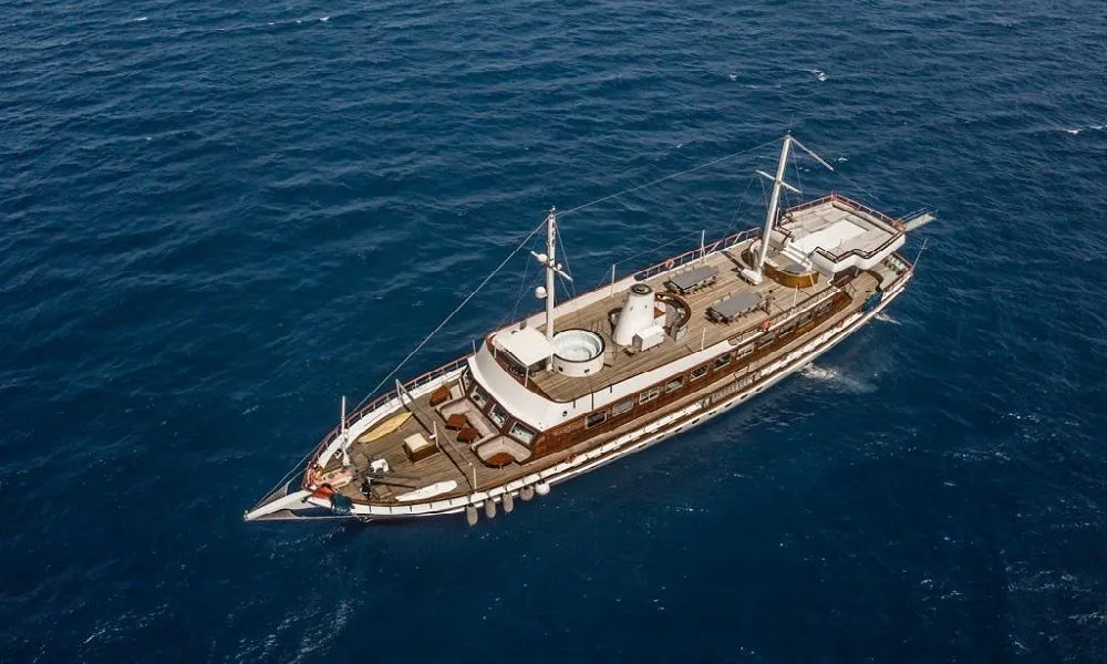 Чартер Elara 1 - 3