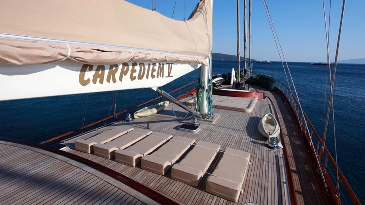 Carpe Diem 5 Charter Boat - 4
