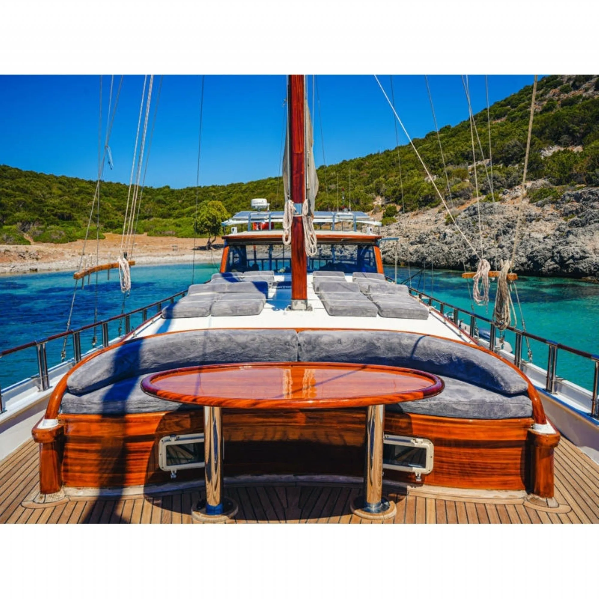 Oalis Charter Boat - 4
