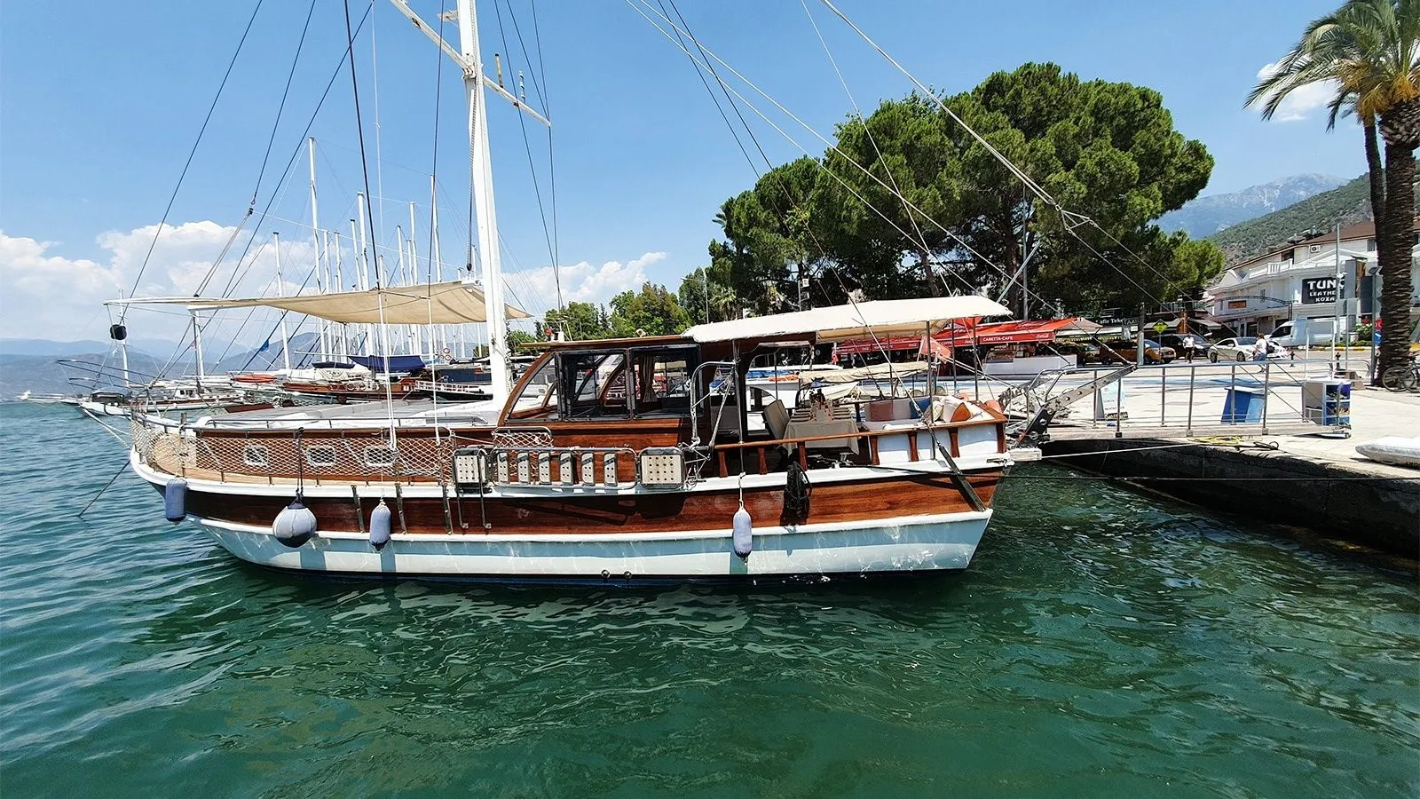 Holiday M Mietboot - 2