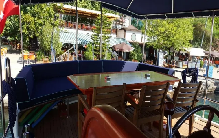 Чартер B A - 4