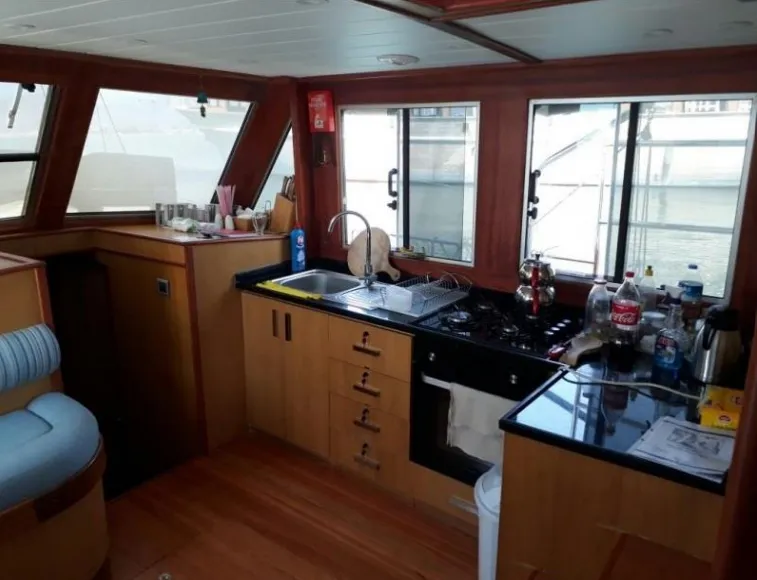 Чартер B A - 5