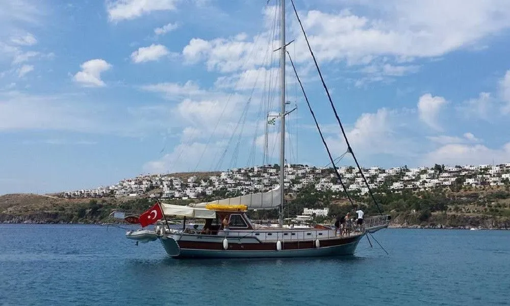 Cosh Charter Boat - 1