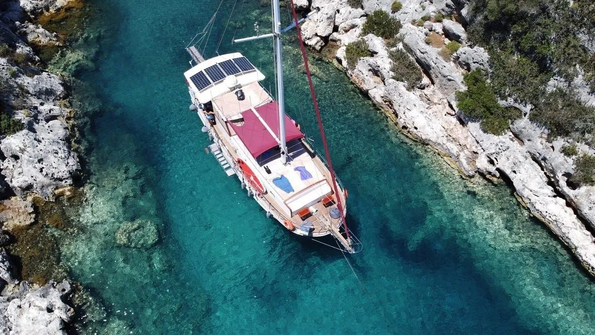 Phellos Kiralık Teknesi