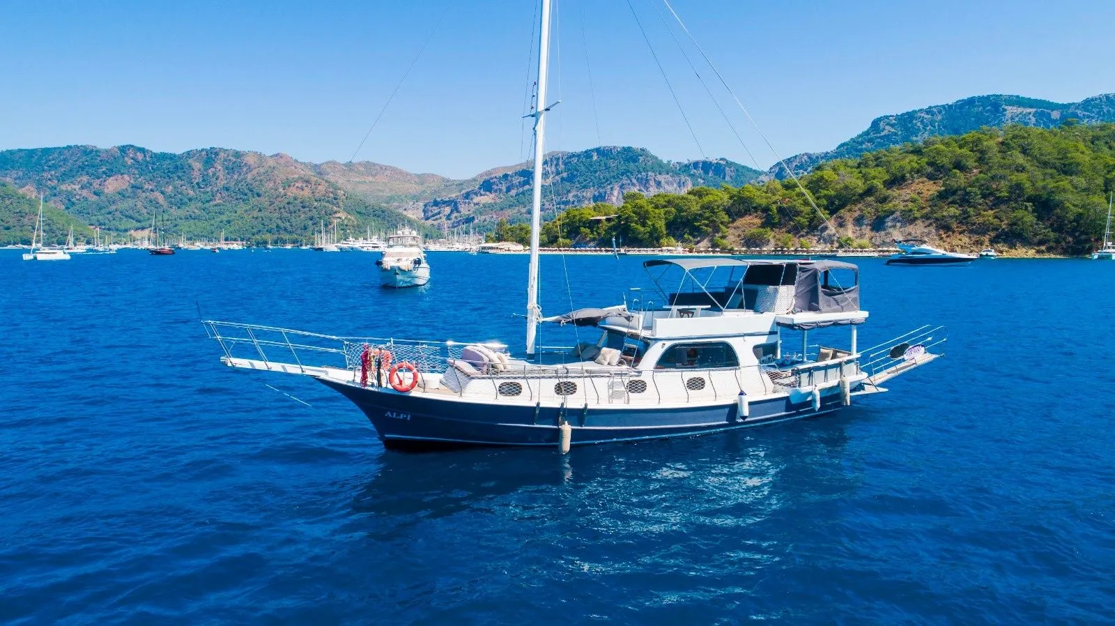 Explore Göcek on a 16.5m Rental Boat