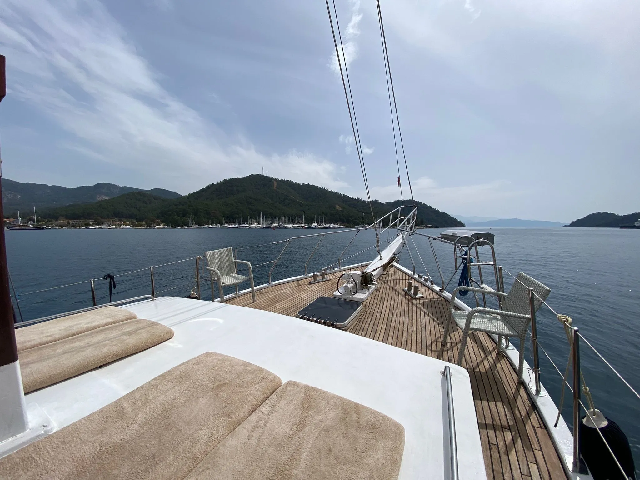 Maedi Charter Boat