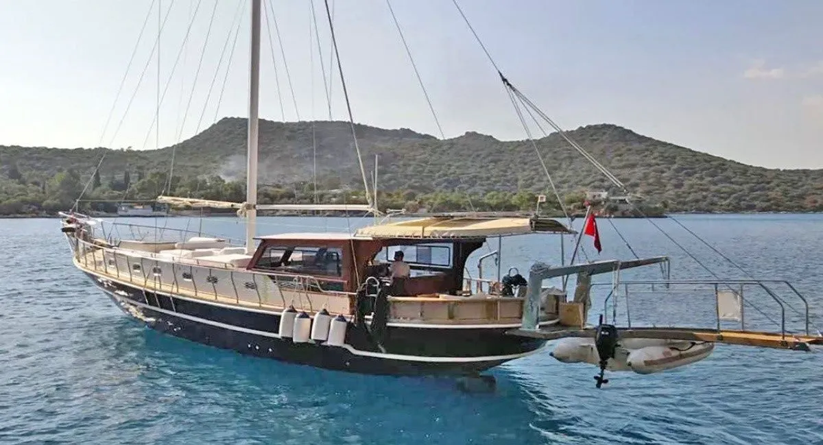Kaş 17m Kiralık Tekne