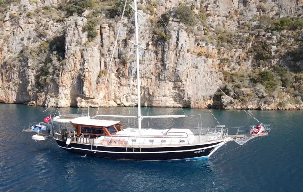 Kaş 17m Kiralık Tekne