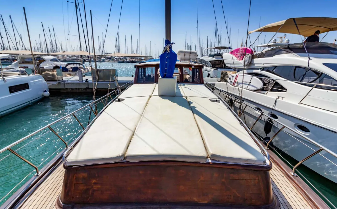 Suite del Mar Charter Boat