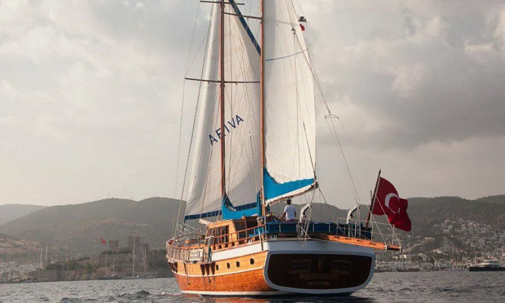Ariva 1 Charter Boat
